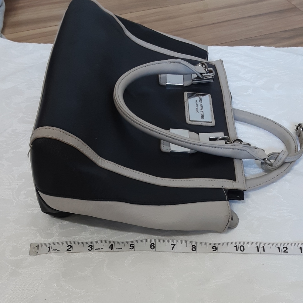 Marc New York Andrew Marc Color Block Handbag. - image 3